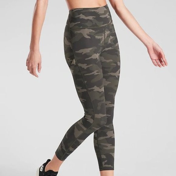 Athleta Ultimate Stash Pocket Camo 7/8 Tights SP - Picture 2 of 4